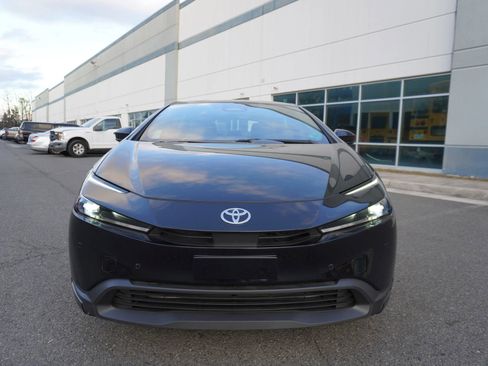 Used 2025 Toyota Prius LE image 2