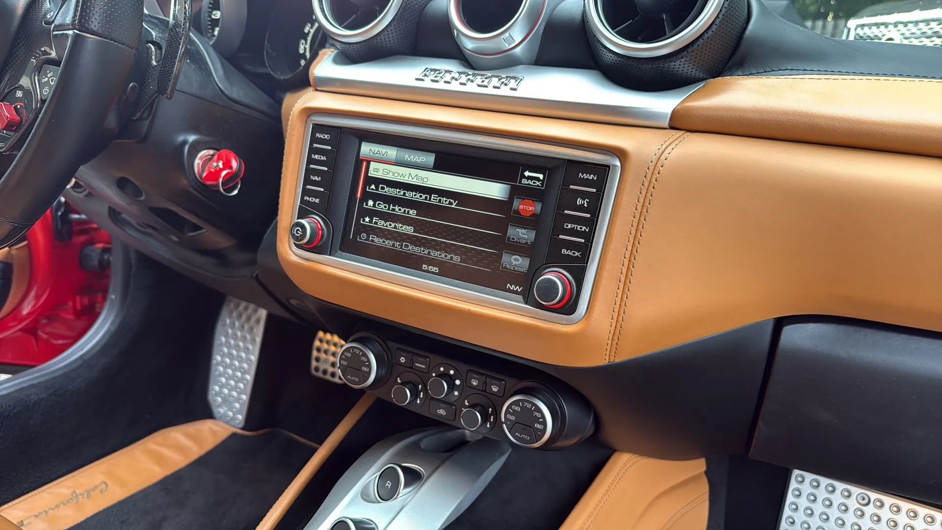 Used 2017 Ferrari California T RWD image 24