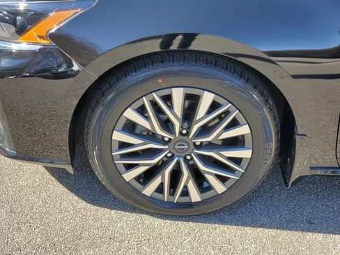 Certified 2023 Nissan Altima 2.5 SV image 10