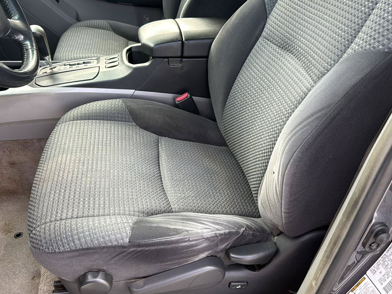 Used 2005 Toyota 4Runner SR5 AWD/4WD image 32