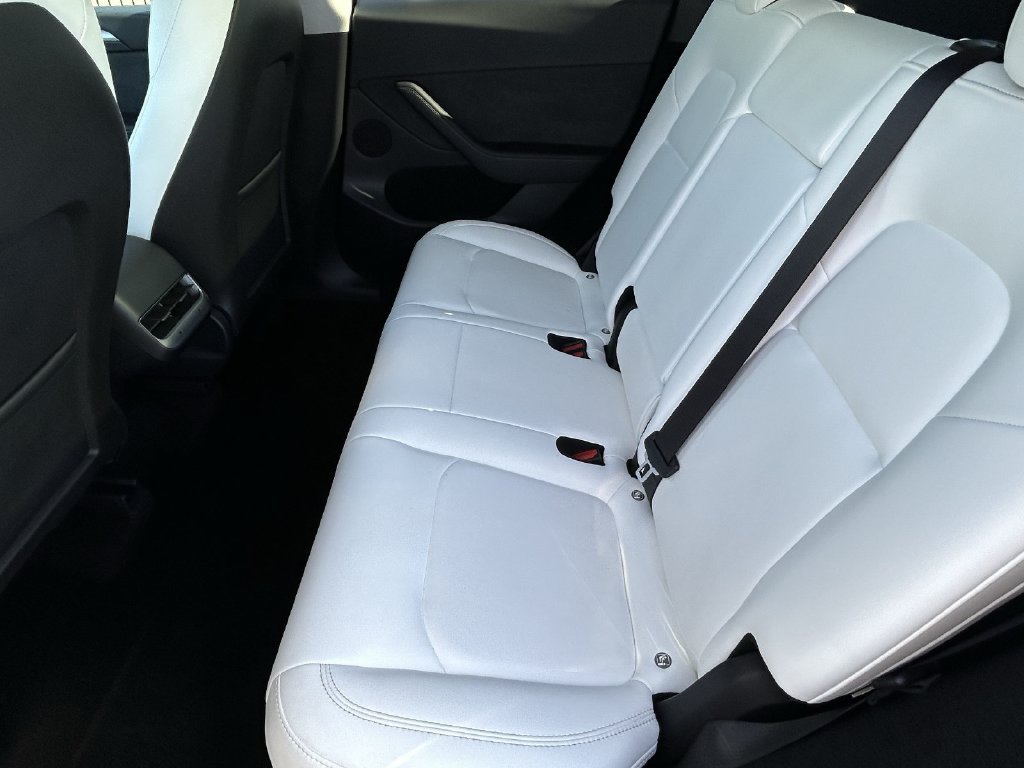 Used 2024 Tesla Model Y Long Range RWD image 14