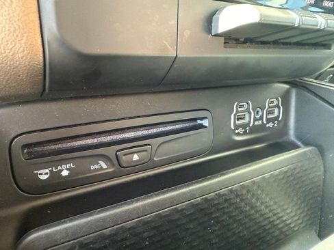Used 2019 RAM 1500 Laramie AWD/4WD image 29