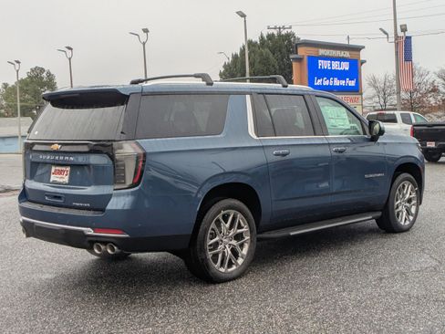 New 2026 Chevrolet Suburban Premier w/ Sun And Tow Package AWD/4WD image 8