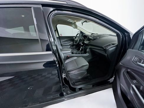 Used 2017 Ford Escape SE w/ Equipment Group 201A image 29