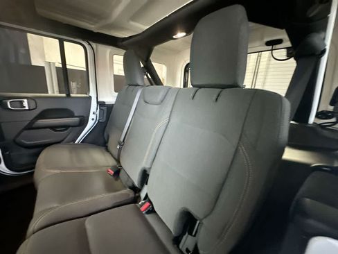Used 2026 Jeep Wrangler Unlimited Sahara AWD/4WD image 22