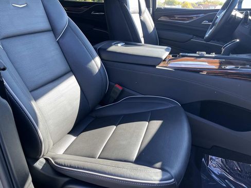 Certified 2024 Cadillac Escalade ESV Premium Luxury w/ Performance Package image 24