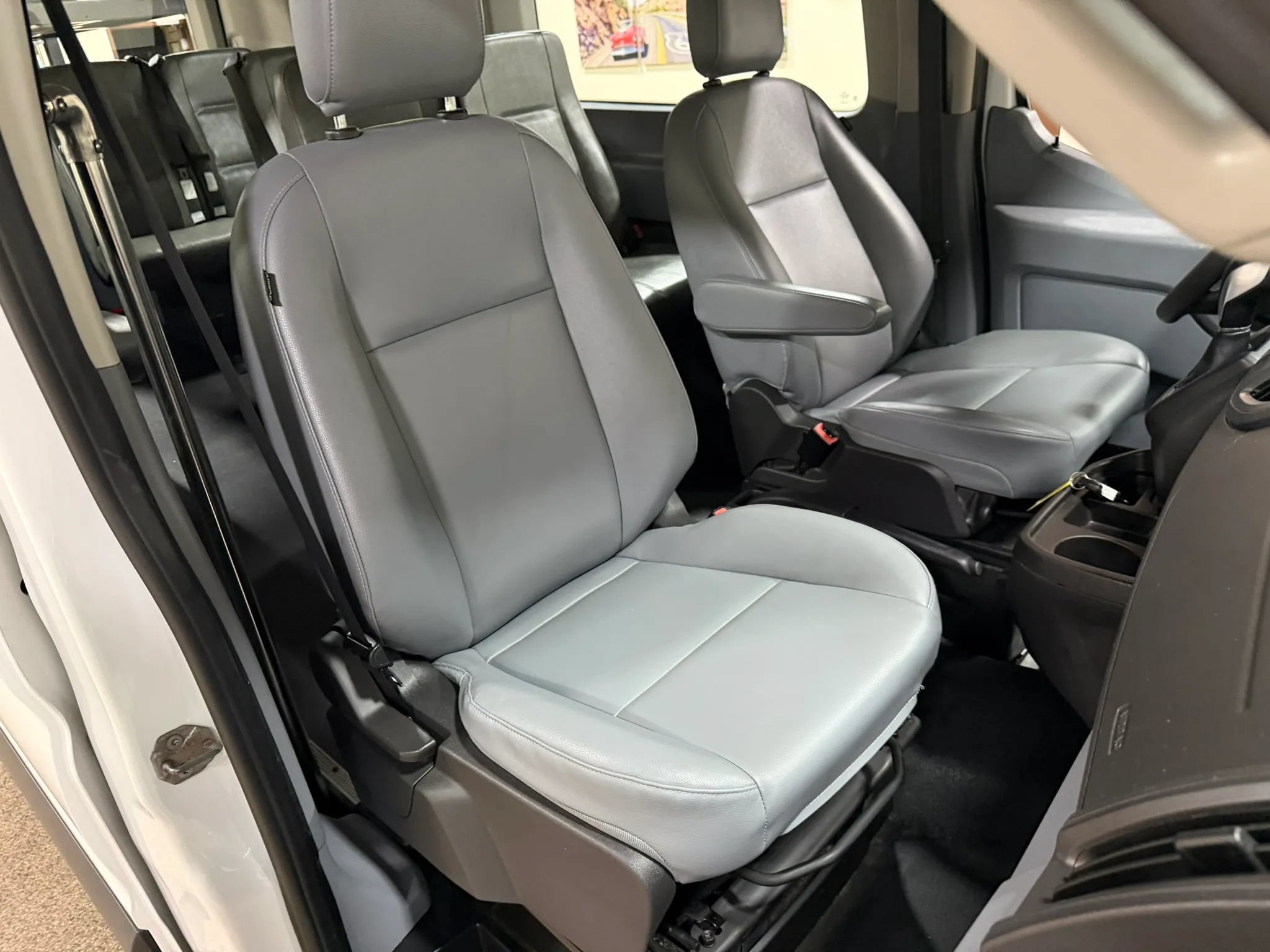 Used 2015 Ford Transit 150 XL RWD image 37