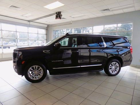 Used 2024 GMC Yukon XL SLT image 4