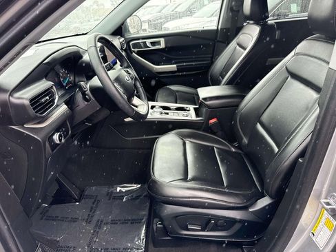 Certified 2023 Ford Explorer XLT w/ Equipment Group 202A image 23