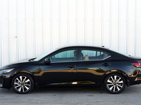 Used 2024 Nissan Sentra SV w/ SV Premium Package image 41