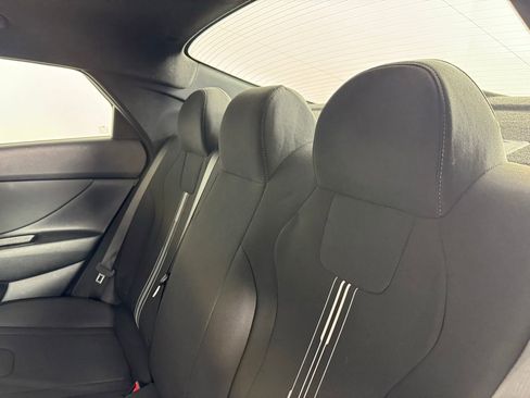 Used 2025 Hyundai Elantra Sport image 30