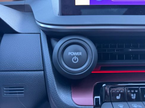 Used 2024 Toyota Prius Prime Premium image 30