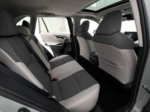 Used 2022 Toyota RAV4 XLE w/ Convenience Package AWD/4WD image 14