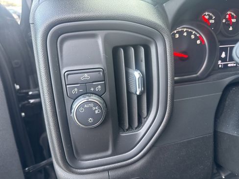 Certified 2022 Chevrolet Silverado 1500 Custom image 18