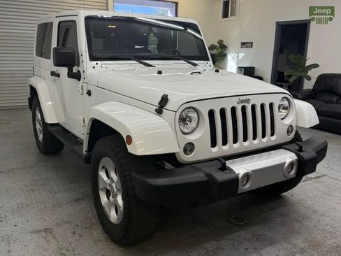 Used 2015 Jeep Wrangler Sahara w/ Connectivity Group AWD/4WD image 1
