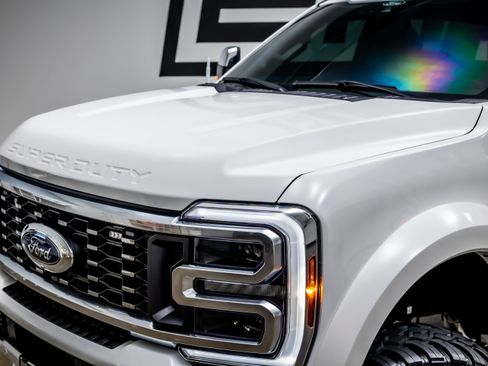 Used 2024 Ford F450 Limited w/ FX4 Off-Road Package image 28