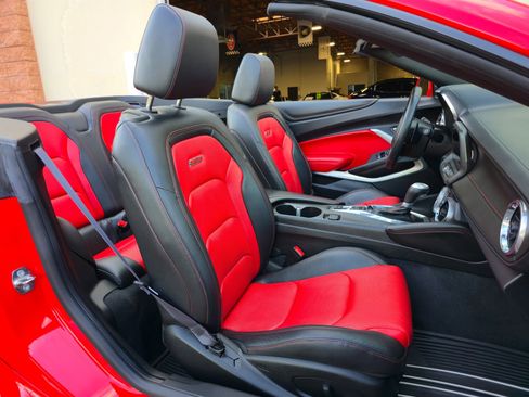 Used 2016 Chevrolet Camaro SS image 32