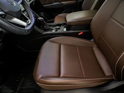 Certified 2023 Volkswagen Atlas SE w/ Panoramic Sunroof Package image 10