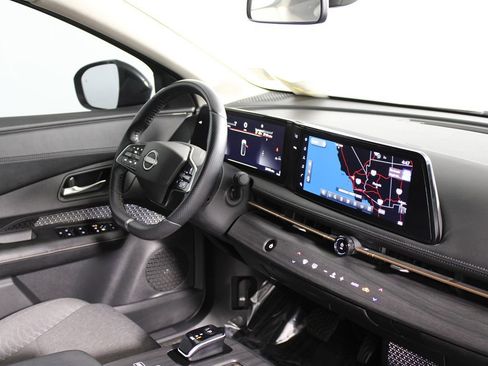 Used 2024 Nissan Ariya FWD image 11