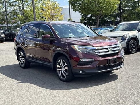 Used 2016 Honda Pilot Touring image 1