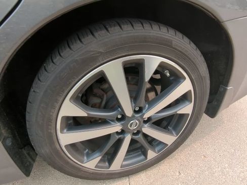 Used 2017 Nissan Altima 2.5 SR w/ LED Appearance Package FWD image 31