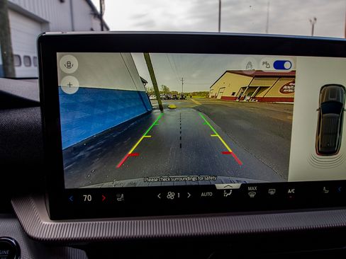 Used 2025 Ford Explorer Active w/ Active Comfort Package image 17