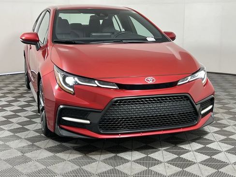 Used 2021 Toyota Corolla SE image 3