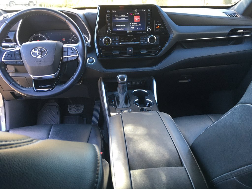 Used 2021 Toyota Highlander XSE AWD/4WD image 25