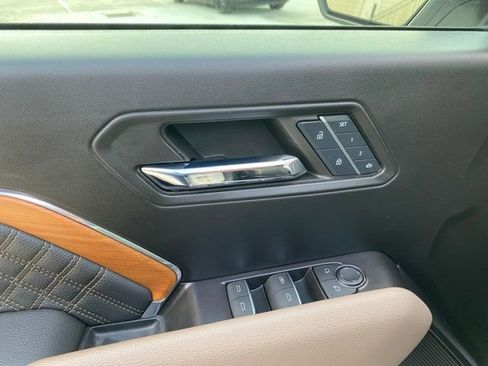 Used 2024 GMC Canyon Denali image 29