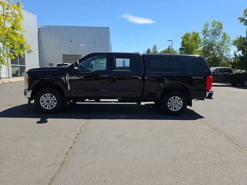 Used 2023 Ford F250 XLT AWD/4WD image 2
