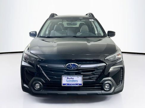 Used 2023 Subaru Outback Premium image 2