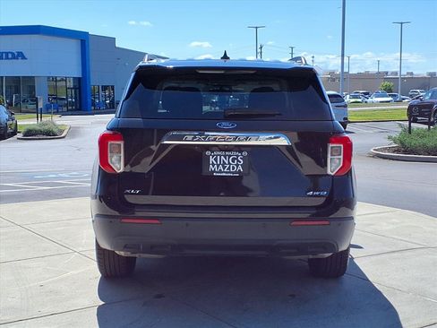 Used 2022 Ford Explorer XLT image 5