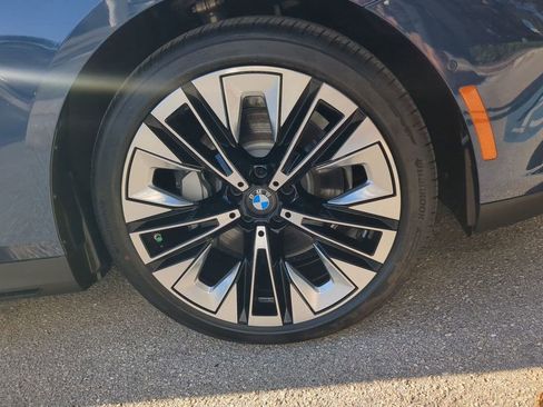 New 2026 BMW 530i xDrive w/ Premium Package image 11