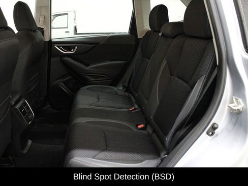 Used 2021 Subaru Forester Premium image 13