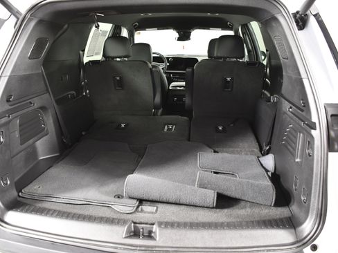 Used 2026 Chevrolet Traverse LT image 49