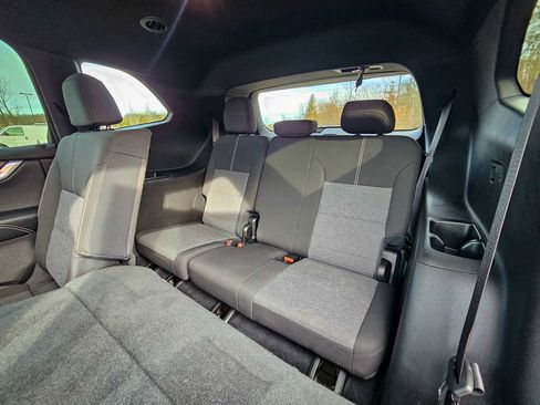 Certified 2025 GMC Acadia Elevation image 32