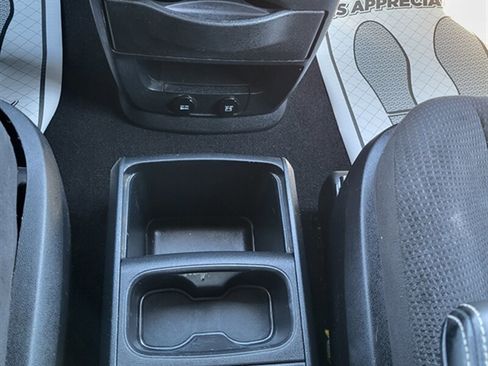 Used 2014 Dodge Grand Caravan SE FWD image 23