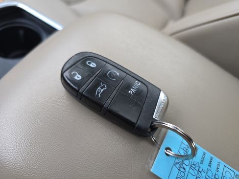 Used 2012 Chrysler 300 C w/ 19-Premium Speaker Group image 41