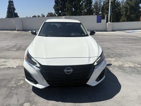 Used 2025 Nissan Altima 2.5 SV FWD image 25