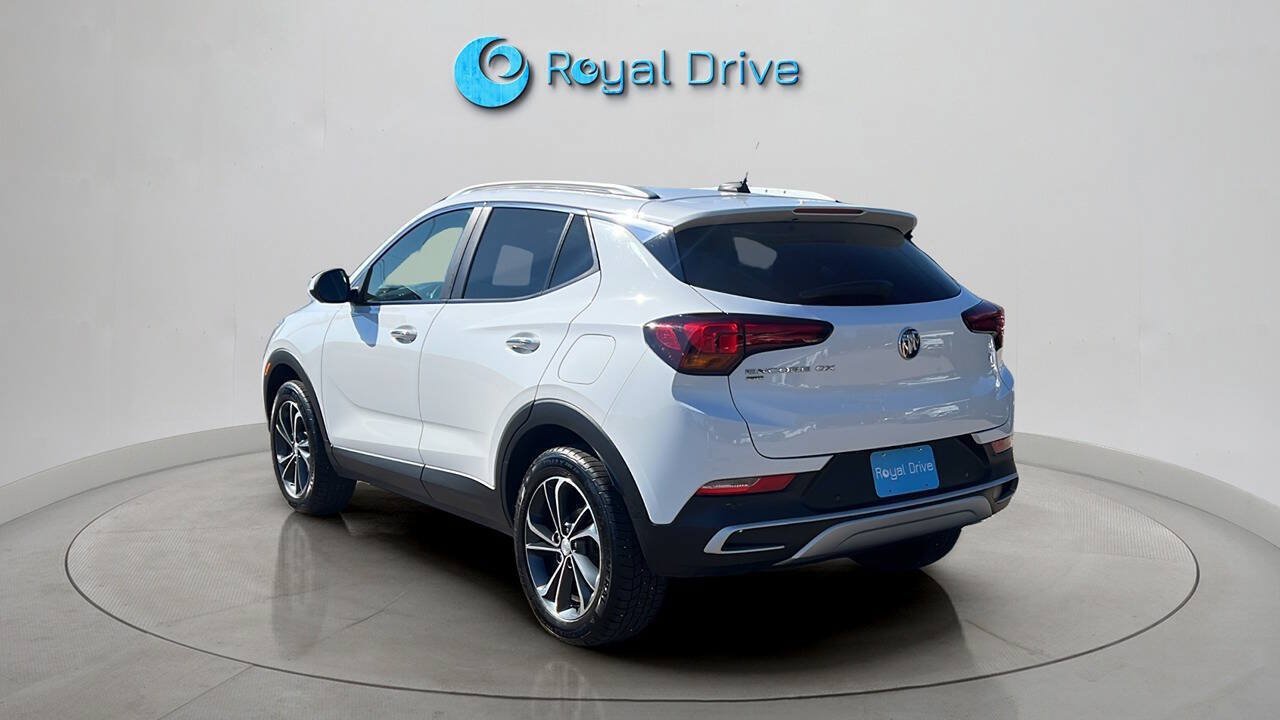 Used 2021 Buick Encore GX Select w/ Advanced Technology Package AWD/4WD image 3