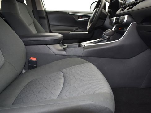 Used 2022 Toyota RAV4 XLE image 25