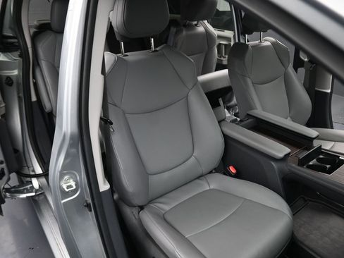 Used 2024 Toyota Sienna XLE image 13