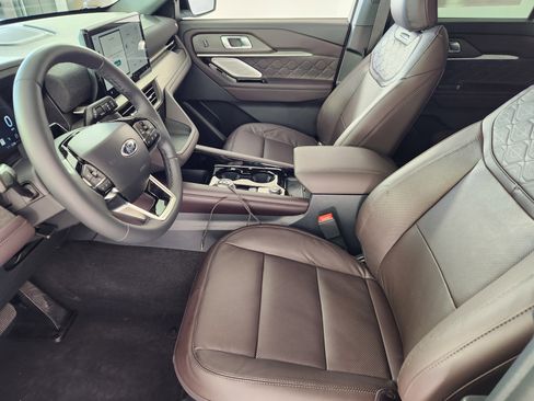 New 2026 Ford Explorer Platinum w/ LUX Leather Package image 10