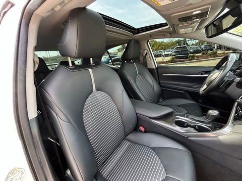 Used 2023 Toyota Camry SE w/ Convenience Package FWD image 40