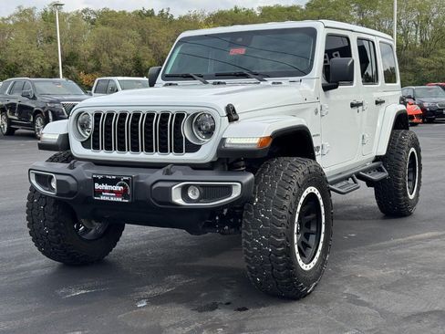 Used 2024 Jeep Wrangler Unlimited Sahara w/ Safety Group AWD/4WD image 11