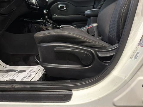 Used 2016 Kia Soul + w/ Audio Package image 20