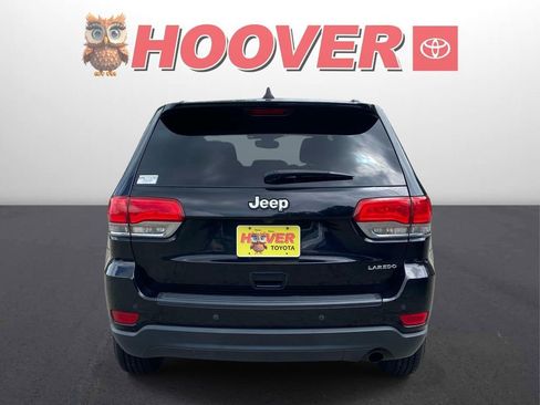 Used 2017 Jeep Grand Cherokee Laredo RWD image 3