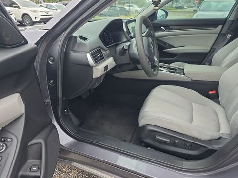 Used 2020 Honda Accord EX image 10