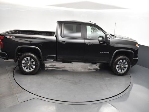 Used 2024 Chevrolet Silverado 2500 Custom w/ Custom Value Package image 36