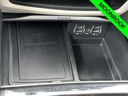 Used 2023 Chrysler Pacifica Limited FWD image 22